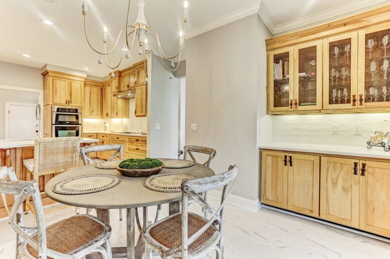 Bell Cottage on Lagoon - Savannah, Georgia