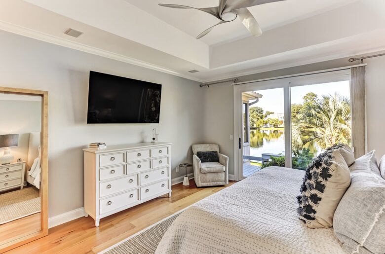 Bell Cottage on Lagoon - Savannah, Georgia