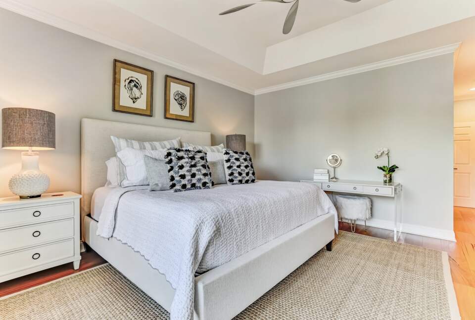 Bell Cottage on Lagoon - Savannah, Georgia