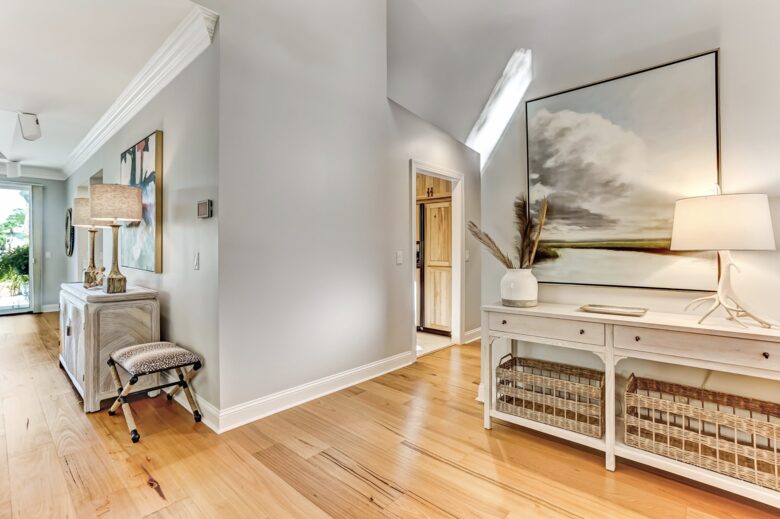 Bell Cottage on Lagoon - Savannah, Georgia