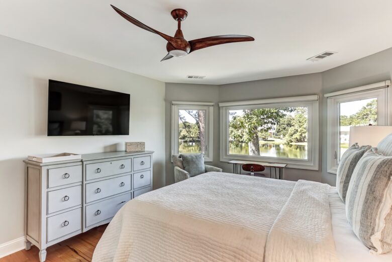 Bell Cottage on Lagoon - Savannah, Georgia