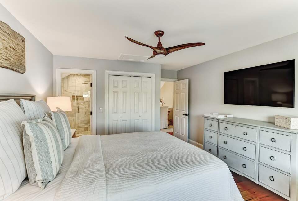 Bell Cottage on Lagoon - Savannah, Georgia