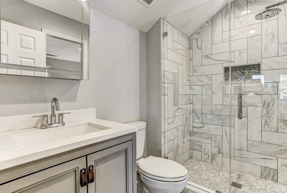 Bell Cottage on Lagoon - Savannah, Georgia