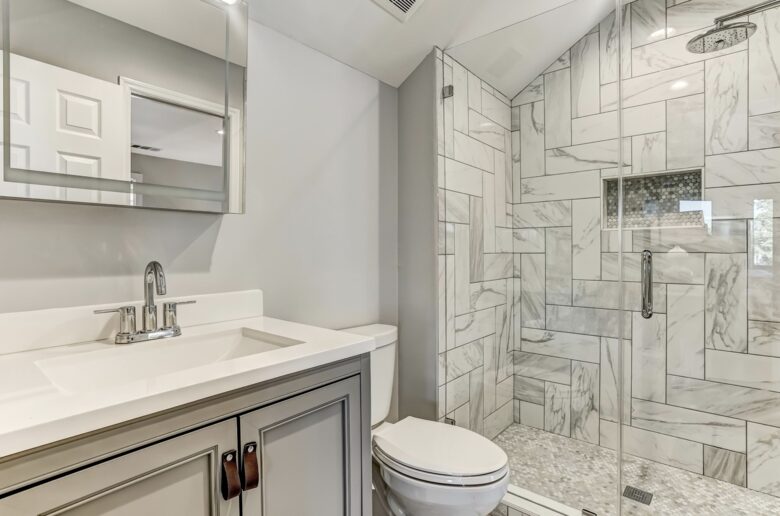 Bell Cottage on Lagoon - Savannah, Georgia