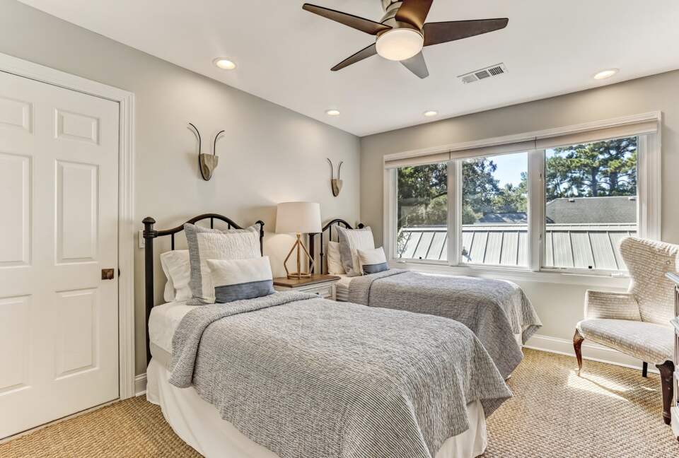 Bell Cottage on Lagoon - Savannah, Georgia