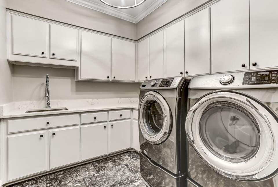 Bell Cottage on Lagoon - Savannah, Georgia