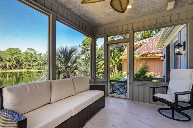 Bell Cottage on Lagoon - Savannah, Georgia