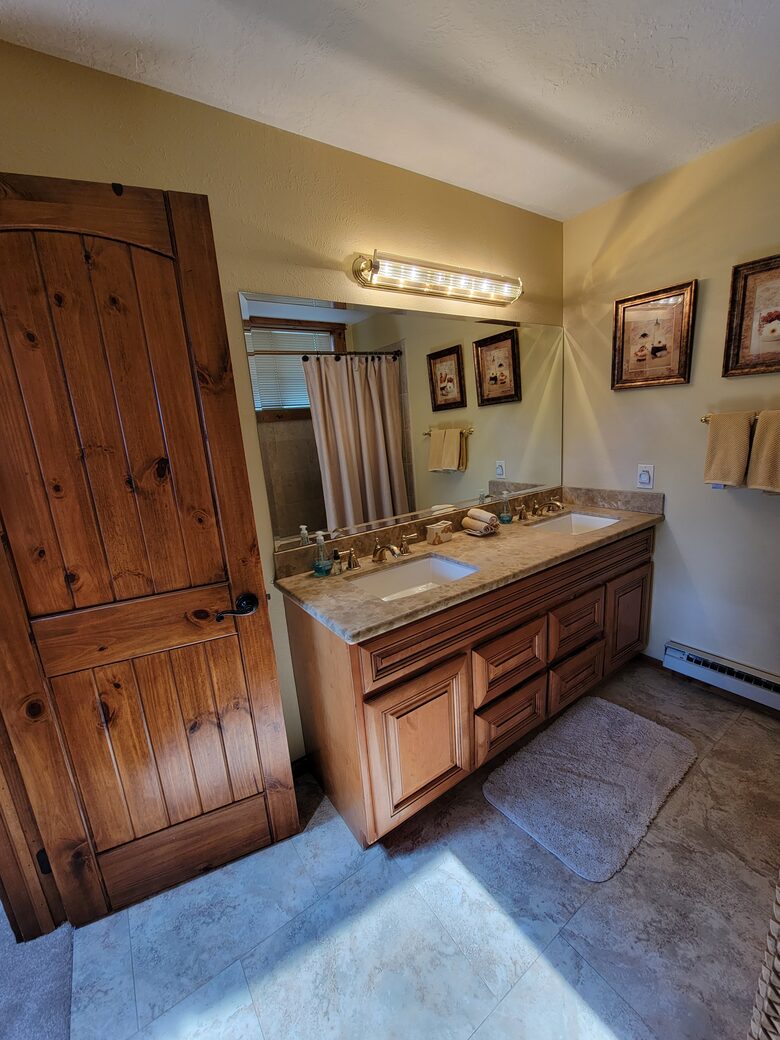 Master Bedroom Full Bathroom - Granite counters