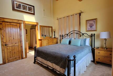 Master Bedroom 1 - King Bed