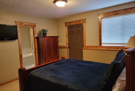 Master Bedroom 3 - Jack/Jill Bathroom