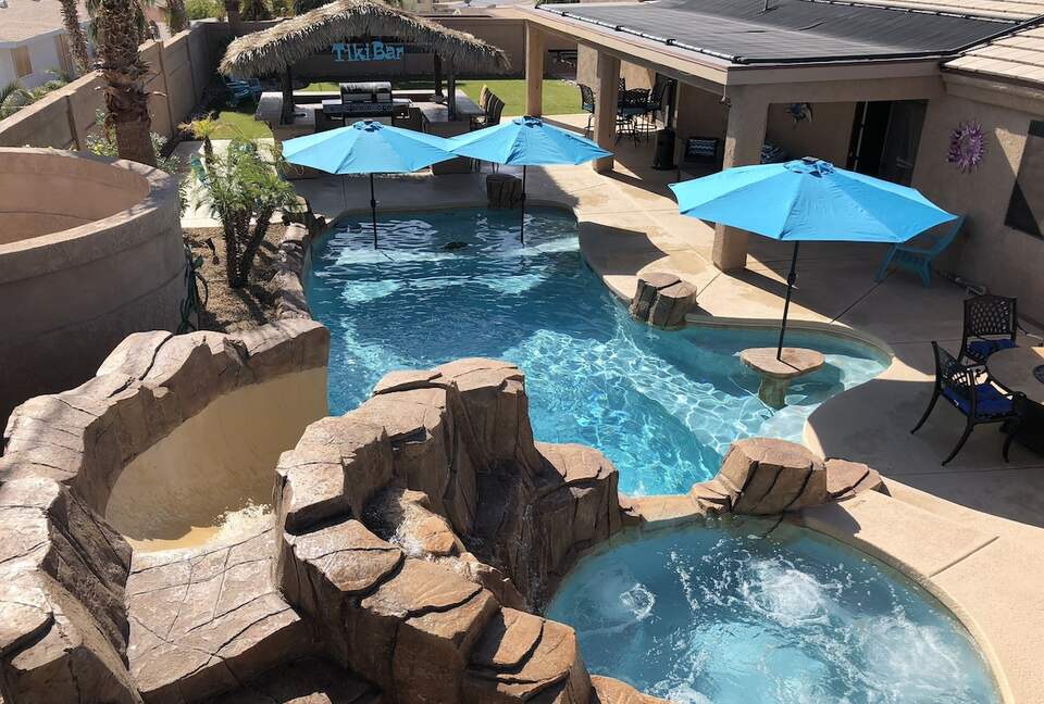 Lake Havasu Paradise | Solar Heated Pool | Hot Tub | Tiki Bar | Backyard Resort - Lake Havasu City, Arizona