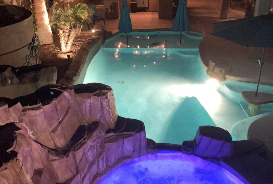 Lake Havasu Paradise | Solar Heated Pool | Hot Tub | Tiki Bar | Backyard Resort - Lake Havasu City, Arizona