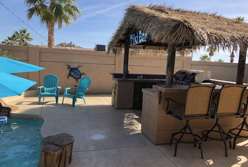 Lake Havasu Paradise | Solar Heated Pool | Hot Tub | Tiki Bar | Backyard Resort - Lake Havasu City, Arizona