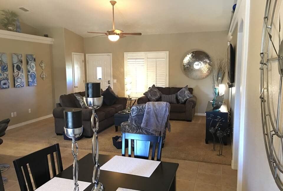 Lake Havasu Paradise | Solar Heated Pool | Hot Tub | Tiki Bar | Backyard Resort - Lake Havasu City, Arizona