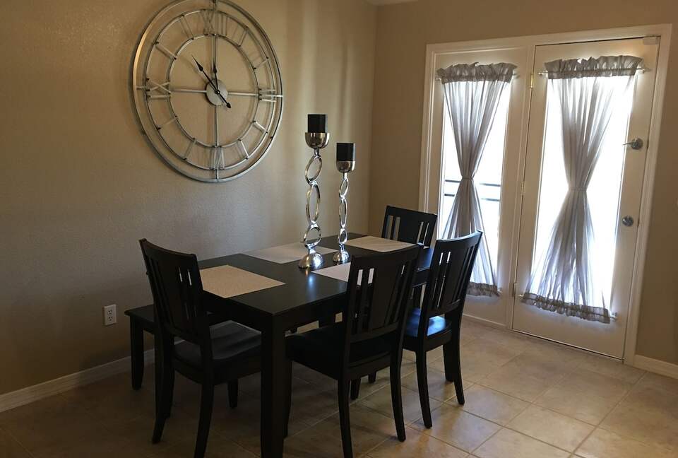 Lake Havasu Paradise | Solar Heated Pool | Hot Tub | Tiki Bar | Backyard Resort - Lake Havasu City, Arizona