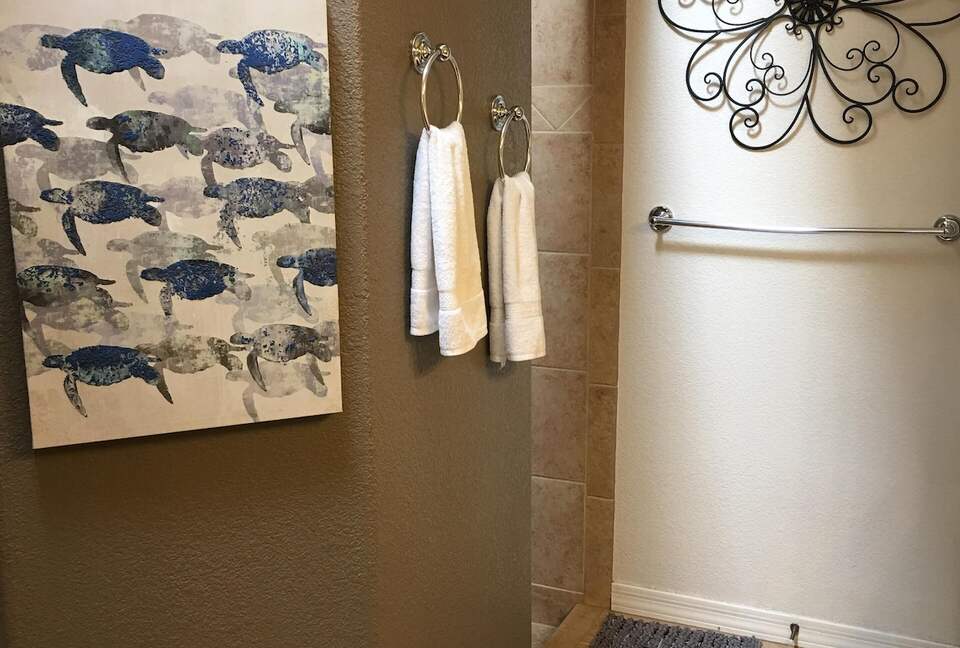 Lake Havasu Paradise | Solar Heated Pool | Hot Tub | Tiki Bar | Backyard Resort - Lake Havasu City, Arizona