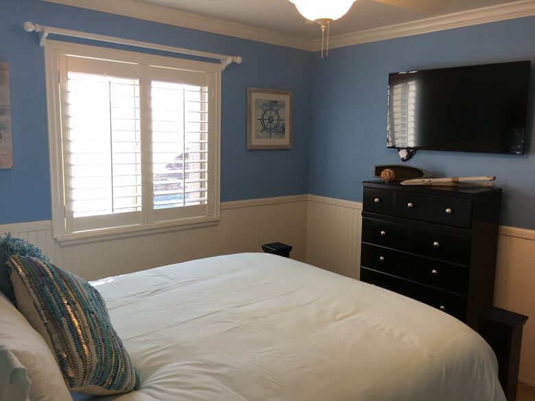 Lake Havasu Paradise | Solar Heated Pool | Hot Tub | Tiki Bar | Backyard Resort - Lake Havasu City, Arizona