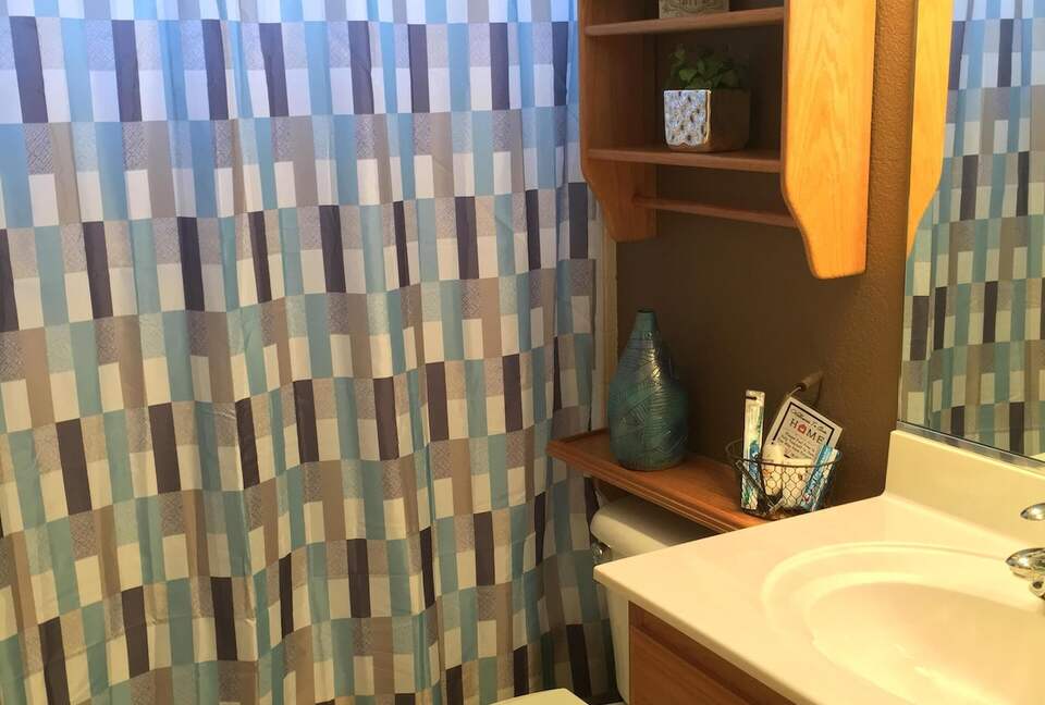 Lake Havasu Paradise | Solar Heated Pool | Hot Tub | Tiki Bar | Backyard Resort - Lake Havasu City, Arizona