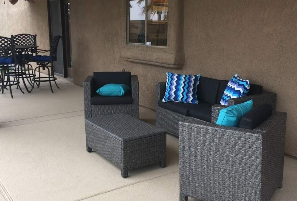 Lake Havasu Paradise | Solar Heated Pool | Hot Tub | Tiki Bar | Backyard Resort - Lake Havasu City, Arizona