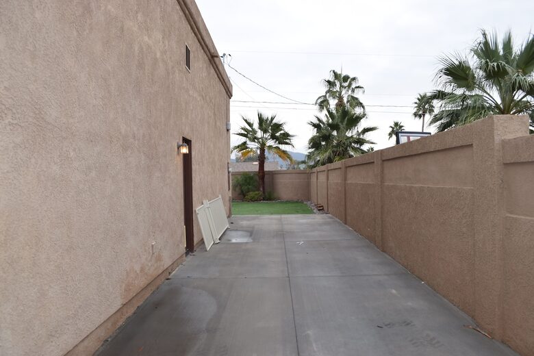 Lake Havasu Paradise | Solar Heated Pool | Hot Tub | Tiki Bar | Backyard Resort - Lake Havasu City, Arizona