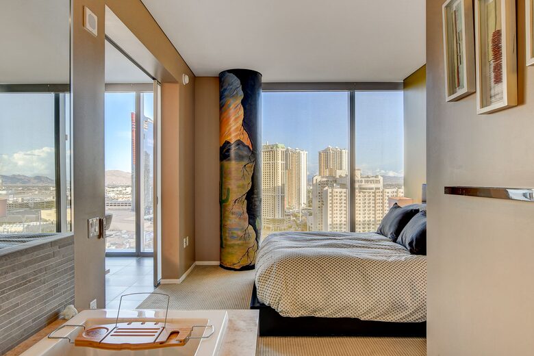 Las Vegas Strip Living - Las Vegas, Nevada