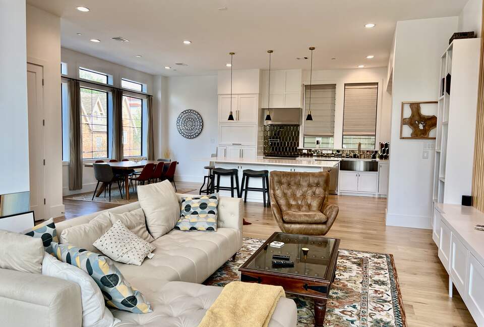 Luxe Home w/ Rooftop Terrace and Elevator - Houston, Texas