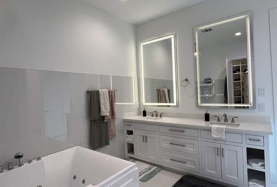 Luxe Home w/ Rooftop Terrace and Elevator - Houston, Texas