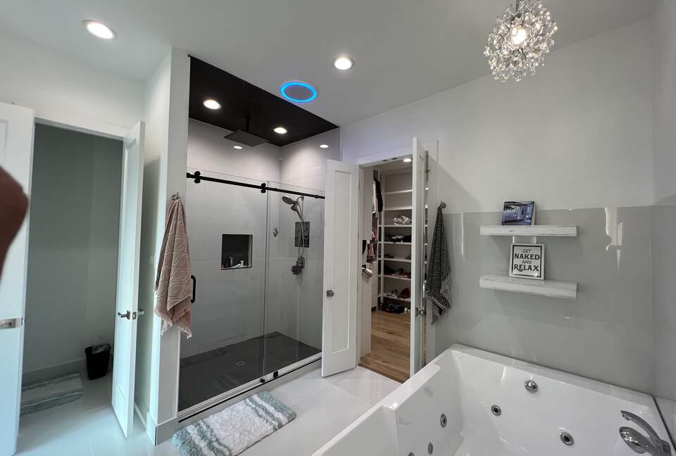 Luxe Home w/ Rooftop Terrace and Elevator - Houston, Texas