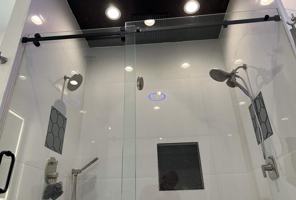 Luxe Home w/ Rooftop Terrace and Elevator - Houston, Texas