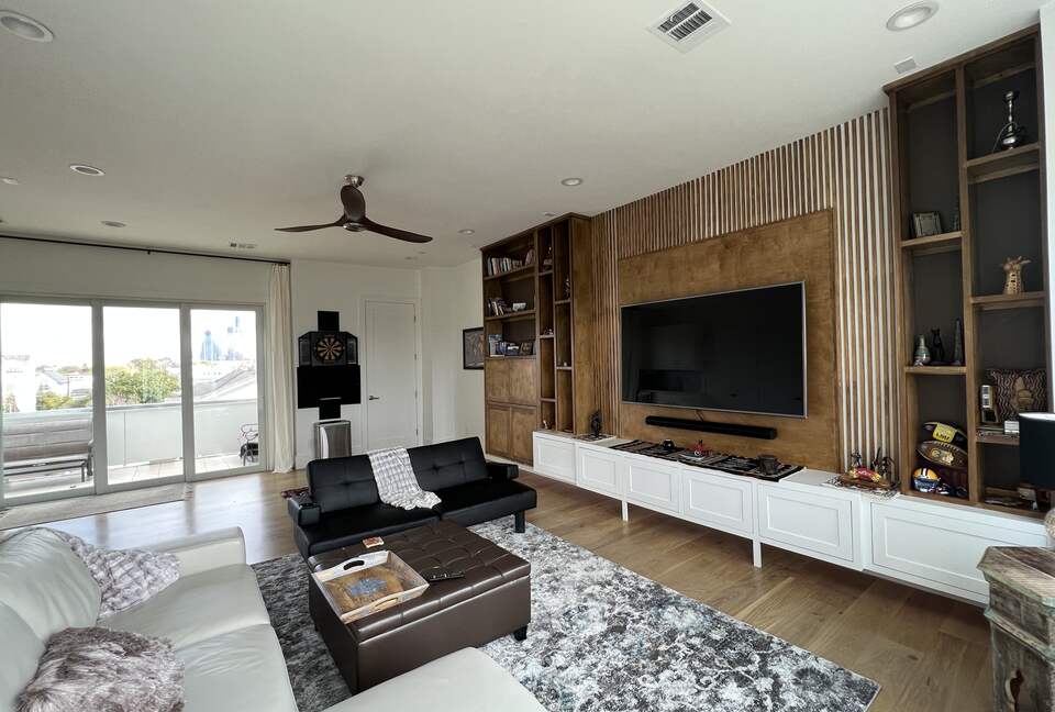 Luxe Home w/ Rooftop Terrace and Elevator - Houston, Texas