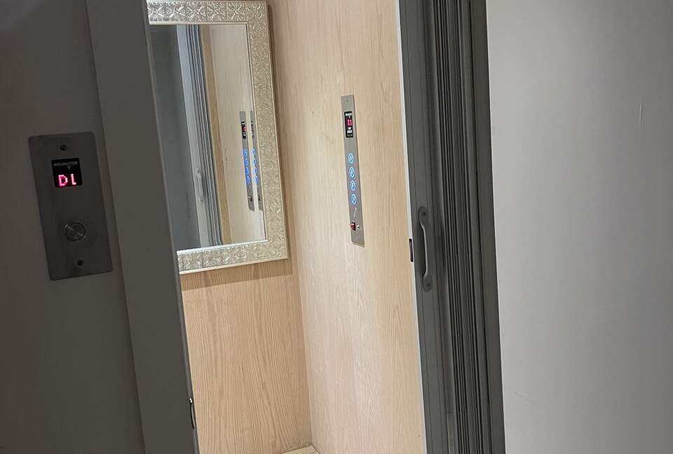 Luxe Home w/ Rooftop Terrace and Elevator - Houston, Texas