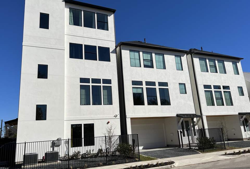 Luxe Home w/ Rooftop Terrace and Elevator - Houston, Texas