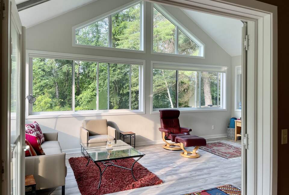 Contemporary Berkshires Retreat - Stockbridge, Massachusetts