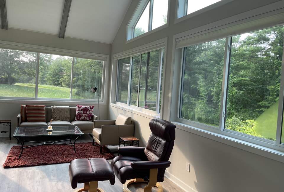 Contemporary Berkshires Retreat - Stockbridge, Massachusetts