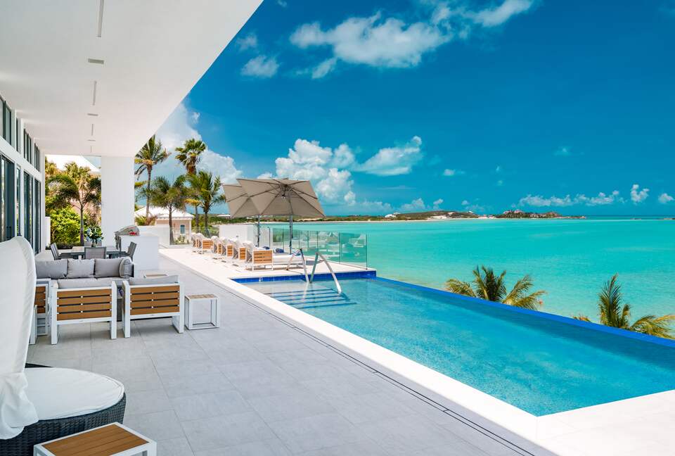 Villa Blue Vista Oceanfront Villa - Providenciales, Turks and Caicos Islands