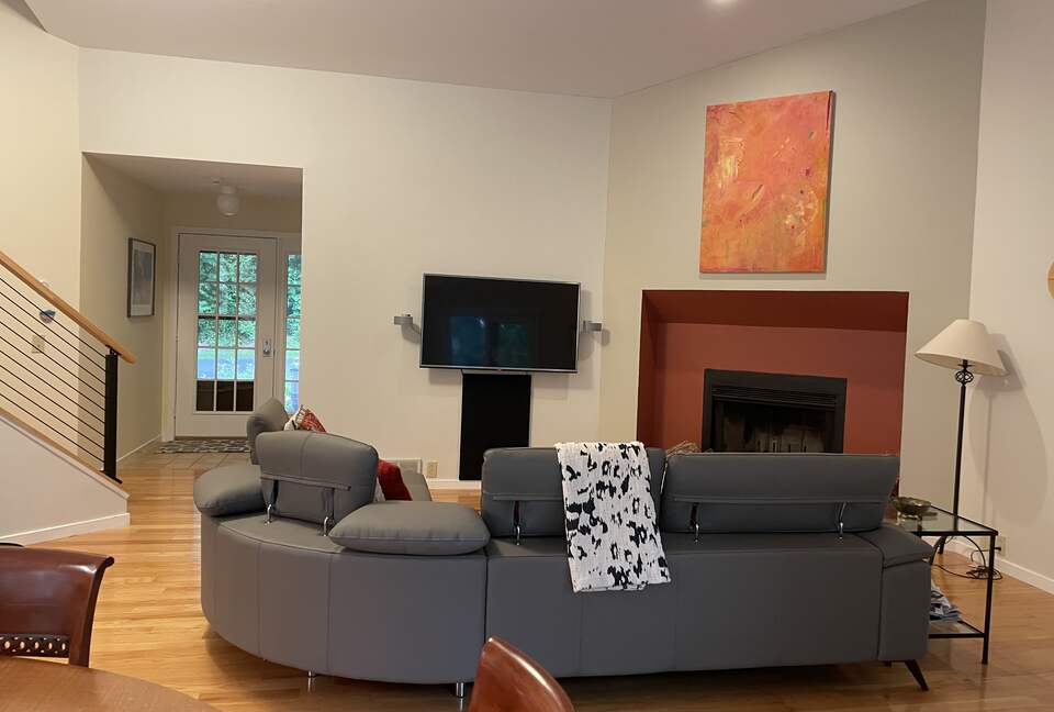 Contemporary Berkshires Retreat - Stockbridge, Massachusetts