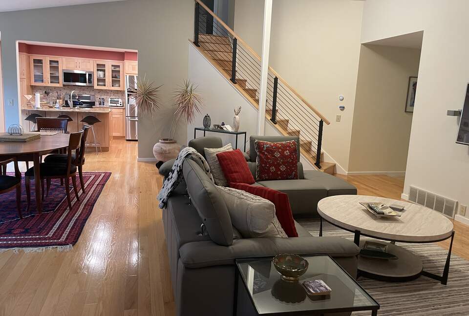 Contemporary Berkshires Retreat - Stockbridge, Massachusetts