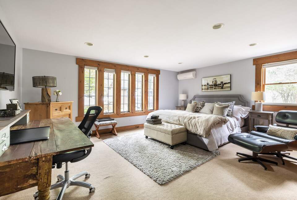 Gorgeous Lakefront Home w/ Private Beach & Dock - Monroe, New York