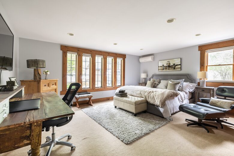 Gorgeous Lakefront Home w/ Private Beach & Dock - Monroe, New York