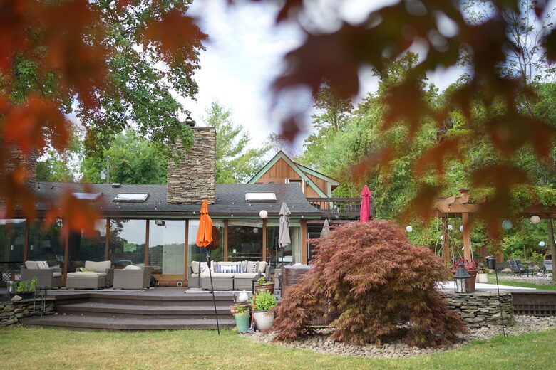 Gorgeous Lakefront Home w/ Private Beach & Dock - Monroe, New York