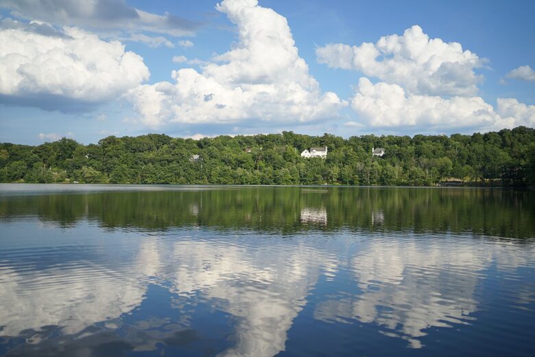 Gorgeous Lakefront Home w/ Private Beach & Dock - Monroe, New York