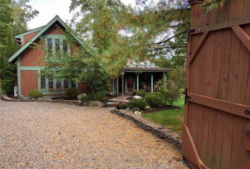 Gorgeous Lakefront Home w/ Private Beach & Dock - Monroe, New York