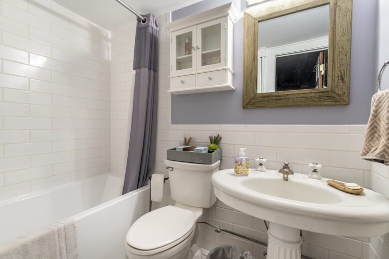 Gorgeous Lakefront Home w/ Private Beach & Dock - Monroe, New York