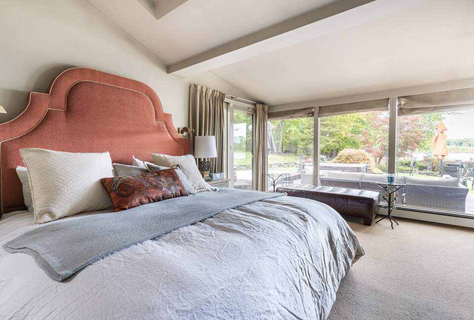 Gorgeous Lakefront Home w/ Private Beach & Dock - Monroe, New York