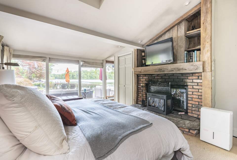 Gorgeous Lakefront Home w/ Private Beach & Dock - Monroe, New York