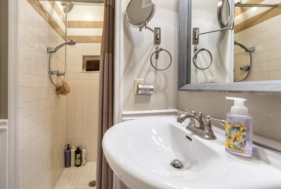 Gorgeous Lakefront Home w/ Private Beach & Dock - Monroe, New York