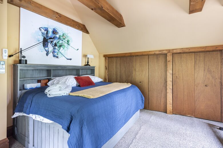 Gorgeous Lakefront Home w/ Private Beach & Dock - Monroe, New York