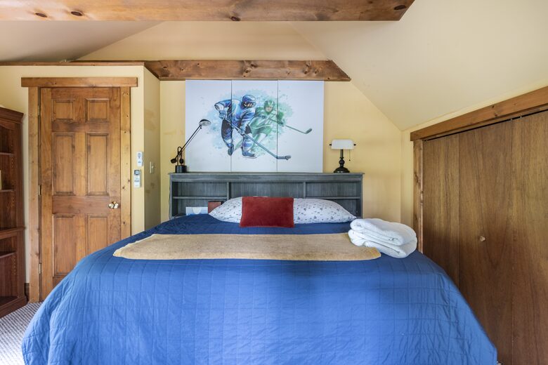 Gorgeous Lakefront Home w/ Private Beach & Dock - Monroe, New York