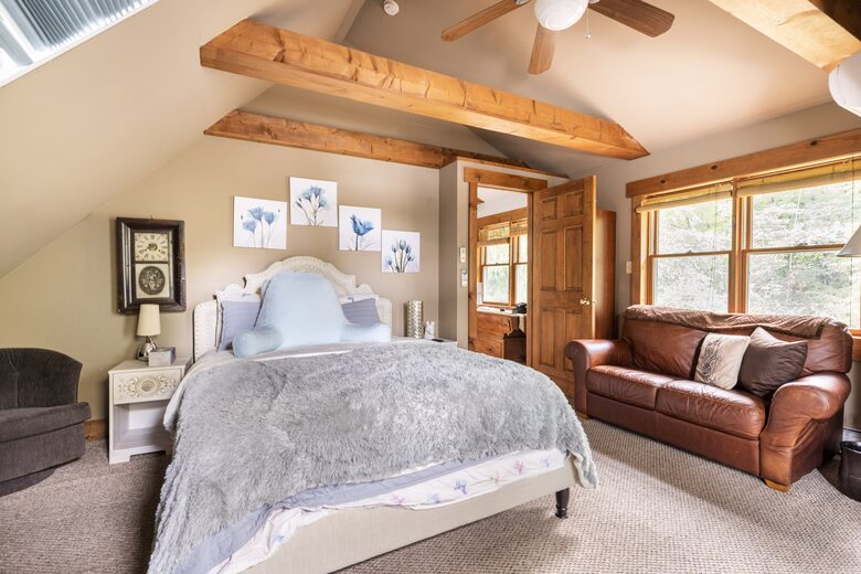 Gorgeous Lakefront Home w/ Private Beach & Dock - Monroe, New York