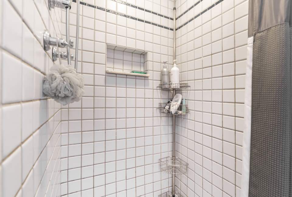 Gorgeous Lakefront Home w/ Private Beach & Dock - Monroe, New York